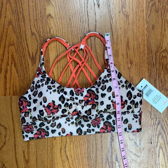 NWT WILDFOX Leopard Chris Sports Bra - Picture 5 of 9